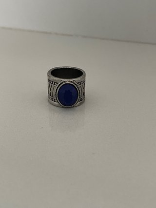 Anillo con piedra azul