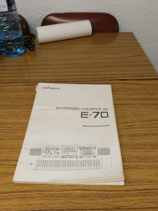 MANUAL DE INSTRUCCIONES ROLAND E-70