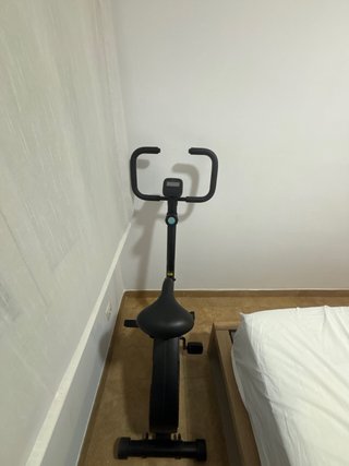 Bicicleta Estática Compacta Negra