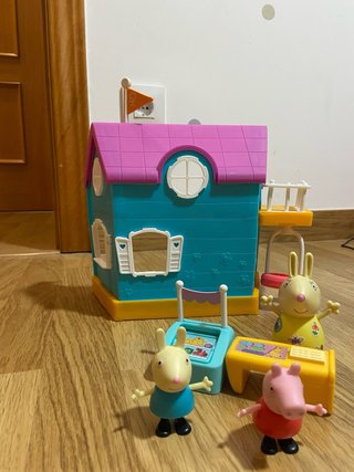 Casita de Peppa Pig con figuras
