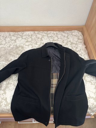 Abrigo de paño negro