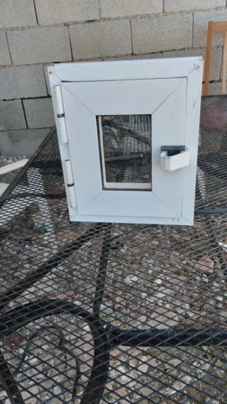 Ventana de Aluminio 30x25 cm