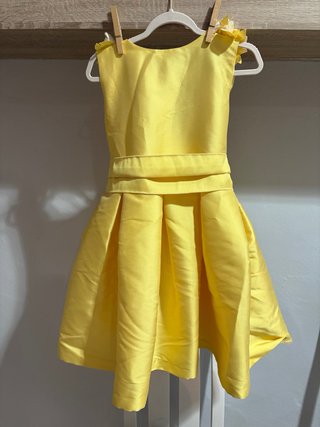 Vestido de niña amarillo