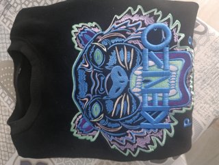 Sudadera Kenzo Negra con Bordado No negociable