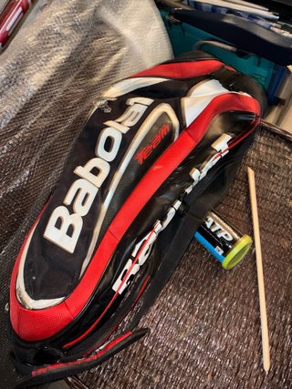 Raquetero y Raqueta Babolat (250g) para Niño