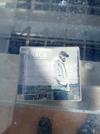 CD Nach - Un día en suburbia