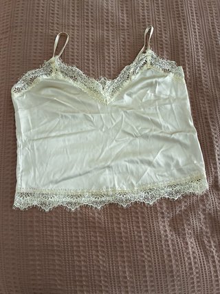 Camiseta Amarilla con Encaje
