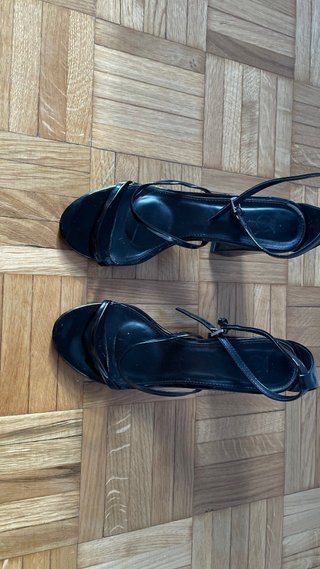 Sandalias de tacón negras