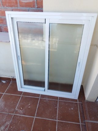 Ventana Corredera con Cristal Translúcido