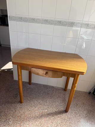 Mesa de comedor o cocina de madera
