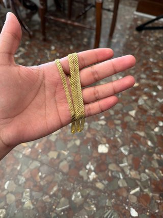 Cadena de eslabones dorada