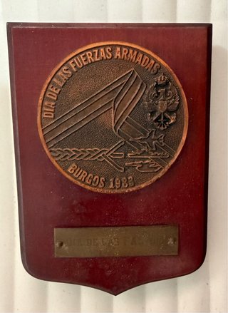 Metopa Día de las Fuerzas Armadas Burgos 1983