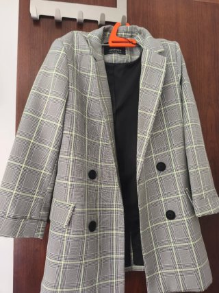 Americana de cuadros Zara