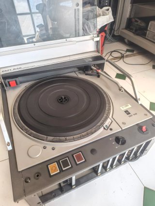 Plato profesional EMT 948