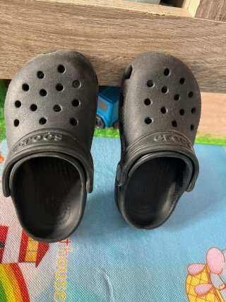 Crocs Negros Talla 8
