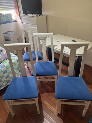 Set de 4 sillas de madera y tela