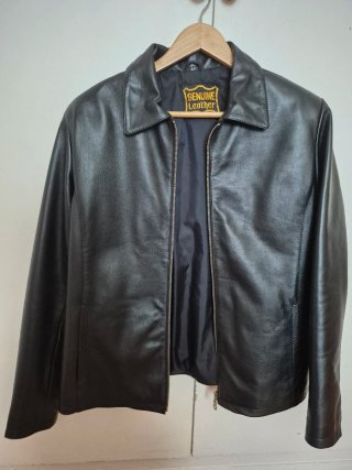 Cazadora Acolchada de Piel Negra