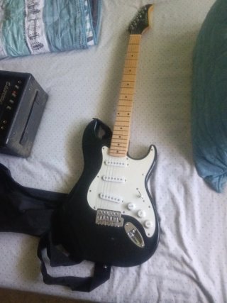 Guitarra Eléctrica Silvertone SS11