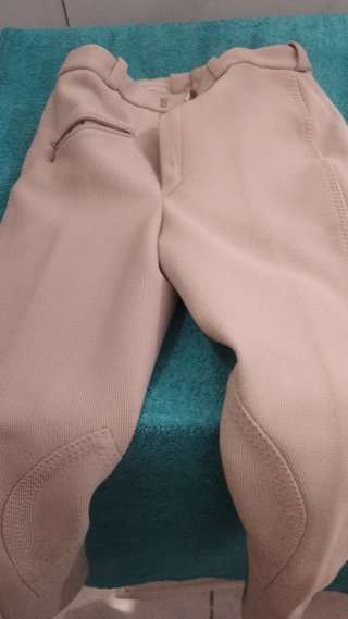 Casco y Pantalón de Equitación