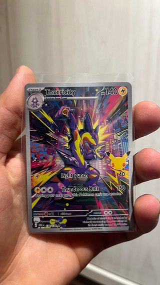 Carta Pokémon Toxtricity 30 Aniversario