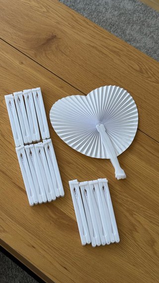 Set de 13 Abanicos de Papel Blancos