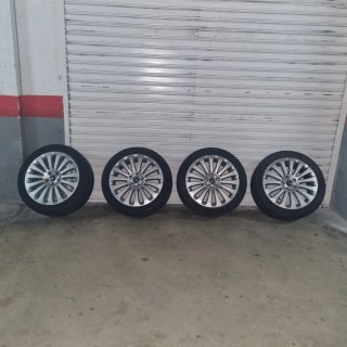 4 Llantas Titanium con Neumáticos para Ford Focus