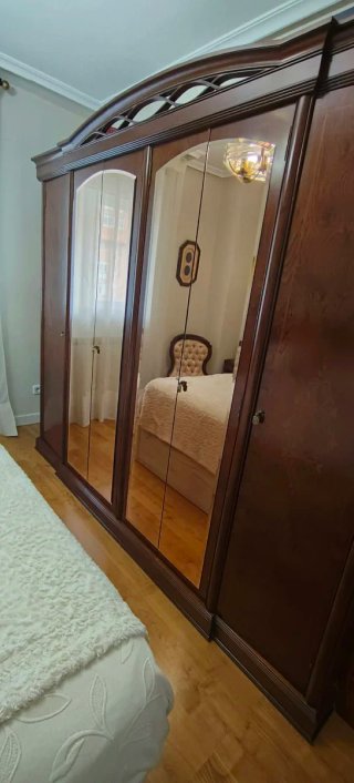 Armario de Dormitorio Clásico