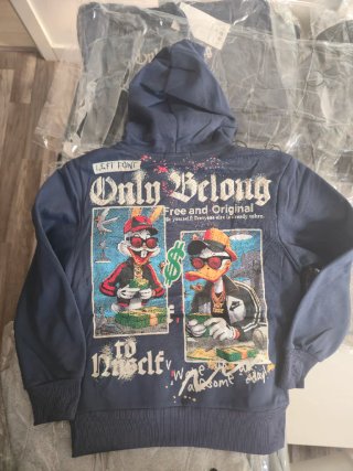 Sudadera con capucha azul para niño