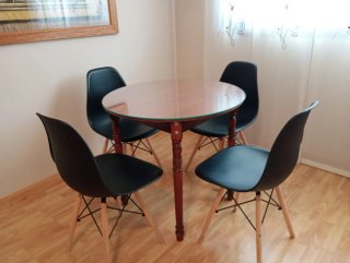 Conjunto de mesa redonda y 4 sillas