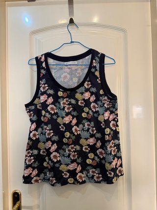 Camiseta sin mangas flores
