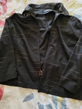 Chaqueta  Negra y Dorada
