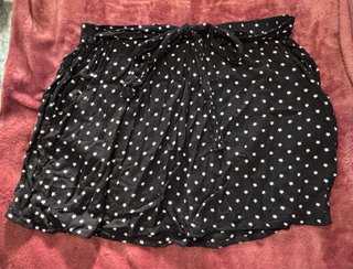Falda negra con estampado de estrellas
