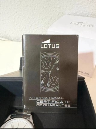 Reloj Lotus Plateado