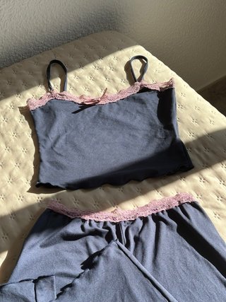 Pijama de dos piezas azul y rosa