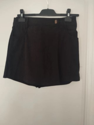 Pantalón corto negro