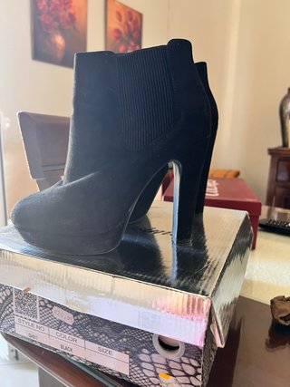 Botines de tacón negros