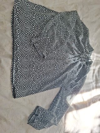 Blusa estampada geométrica