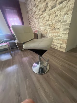 Silla Alta con Base Metálica cómoda