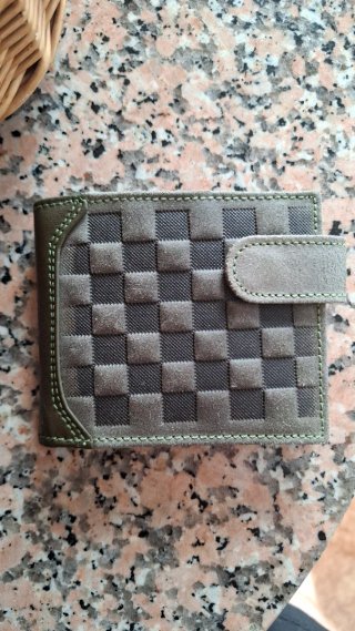 Cartera de Piel verde con diseño de cuadros