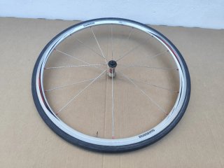 Rueda delantera 700