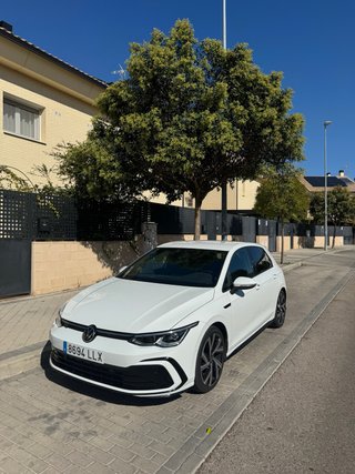 VW Golf 8 2.0TDI R Line
