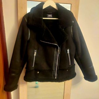 Cazadora Negra Zara con Pelo Talla L
