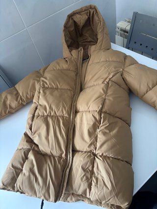 Abrigo acolchado con capucha