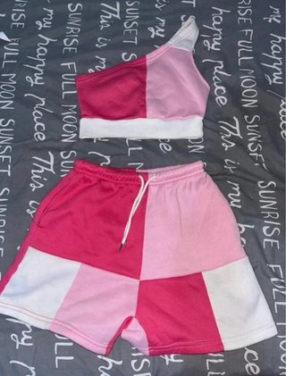 Conjunto de dos piezas rosa y blanco