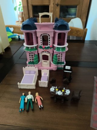Casa Fisher-Price loving family