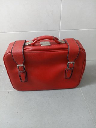 Maleta Vintage Roja Ideal Decoración / Atrezzo