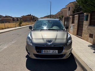 Peugeot 5008 2015