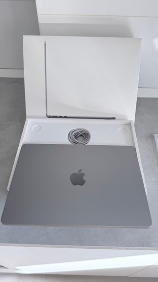 MacBook Air 13,6” M2 8GB 256GB Gris Espacial