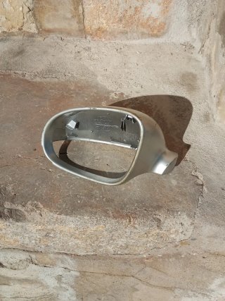 Carcasa Retrovisor  la parte izquierda Volkswagen