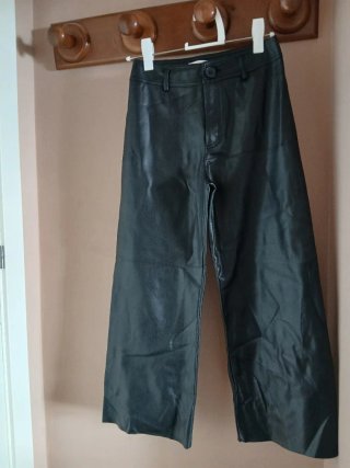 Pantalón Negro Efecto Piel,talla 13-14